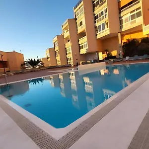 https://hermoso-apartamento-con-piscina-en-caletillas.in-canary-islands.com
